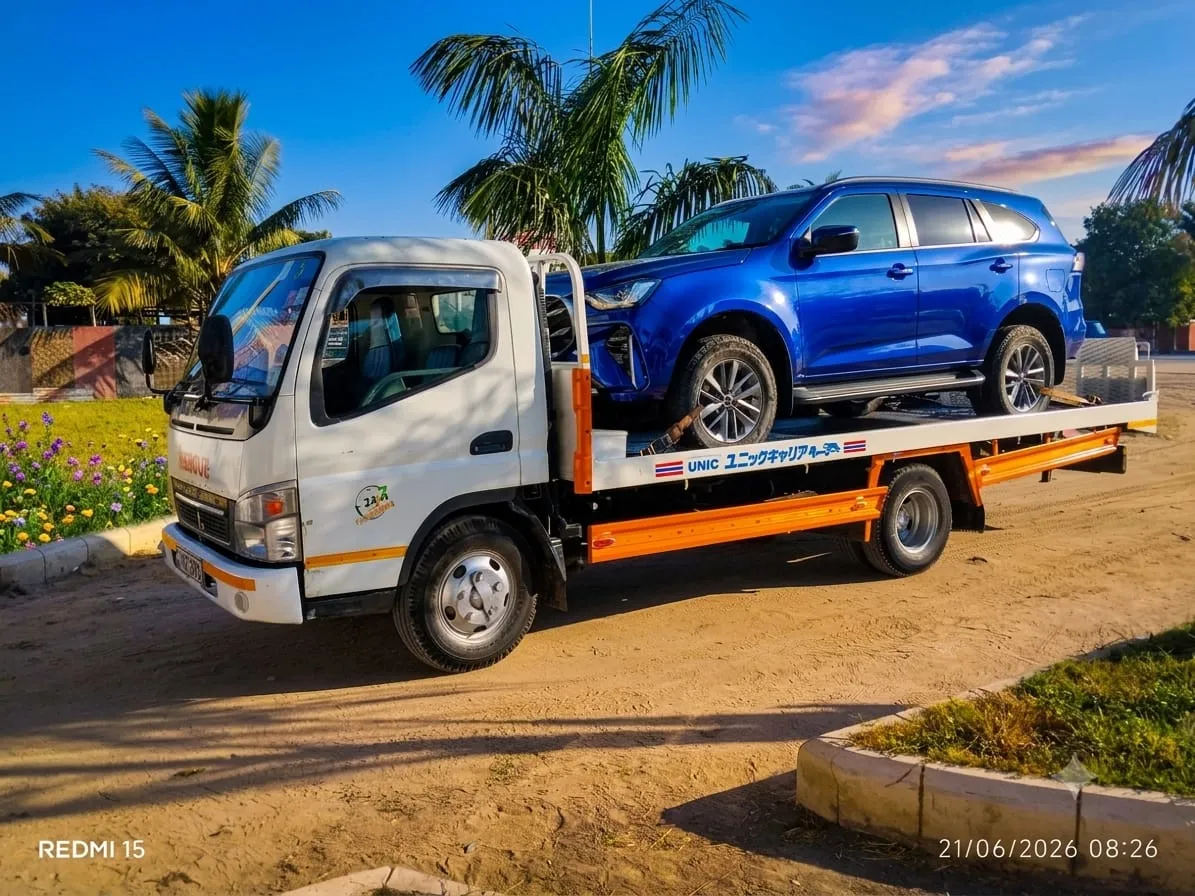 Griffin Breakdown Services towing crew at work